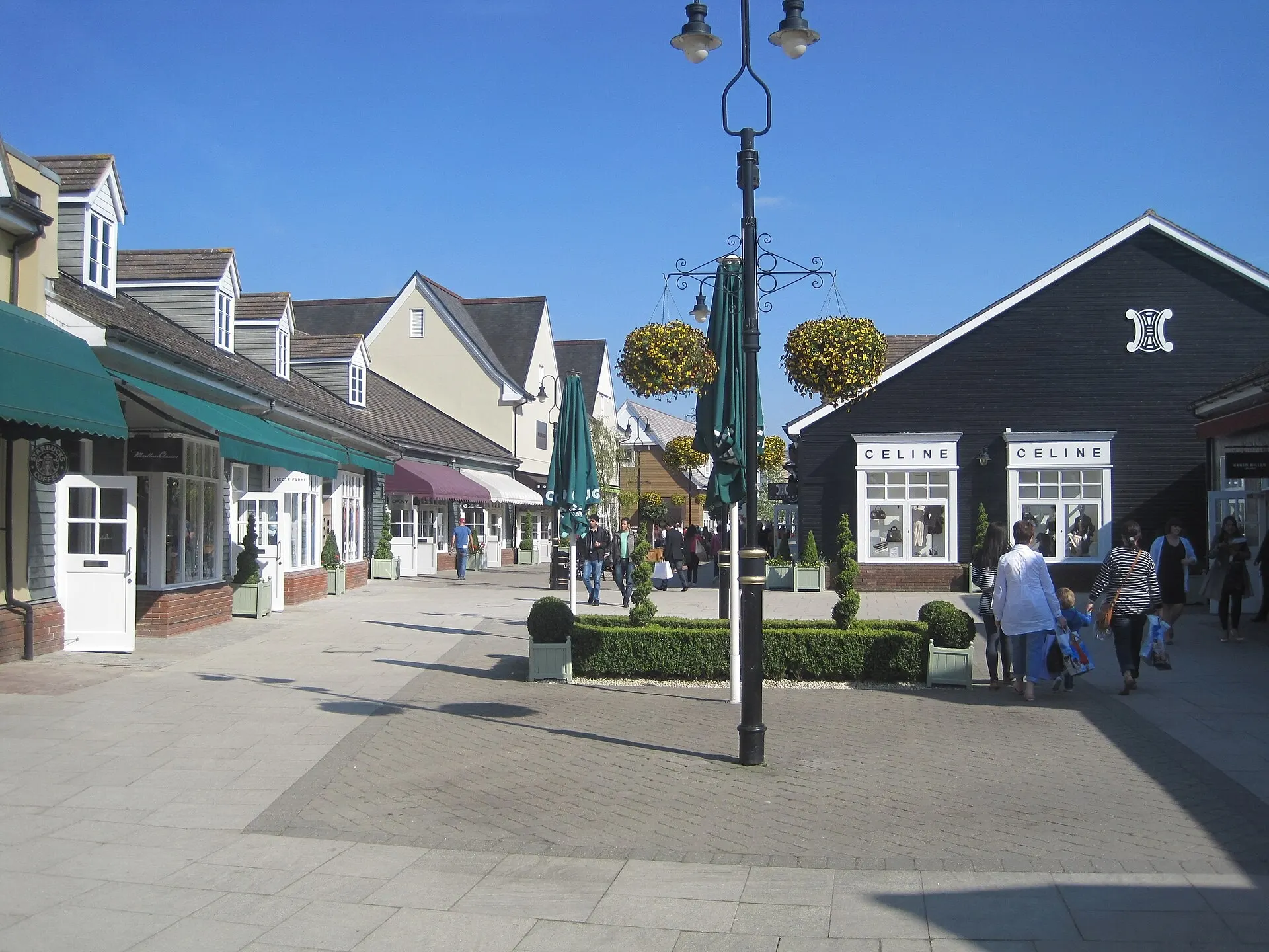 Open pedestrian square among the Bicester Village outlet shops