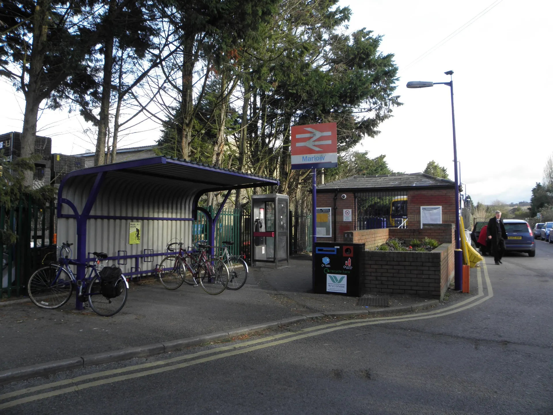 Signed entrance to Marlow railway station in January 2012