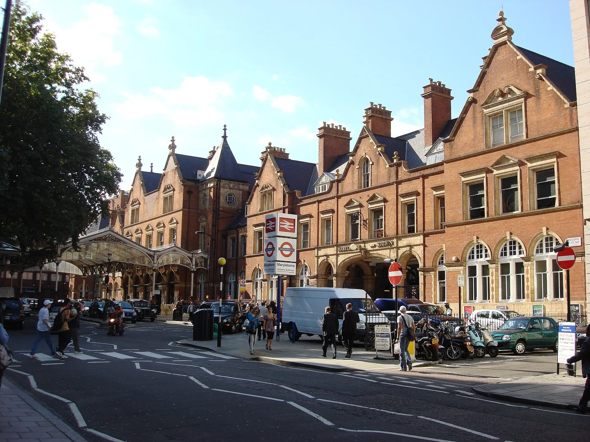 The street frontage of London Marylebone station
