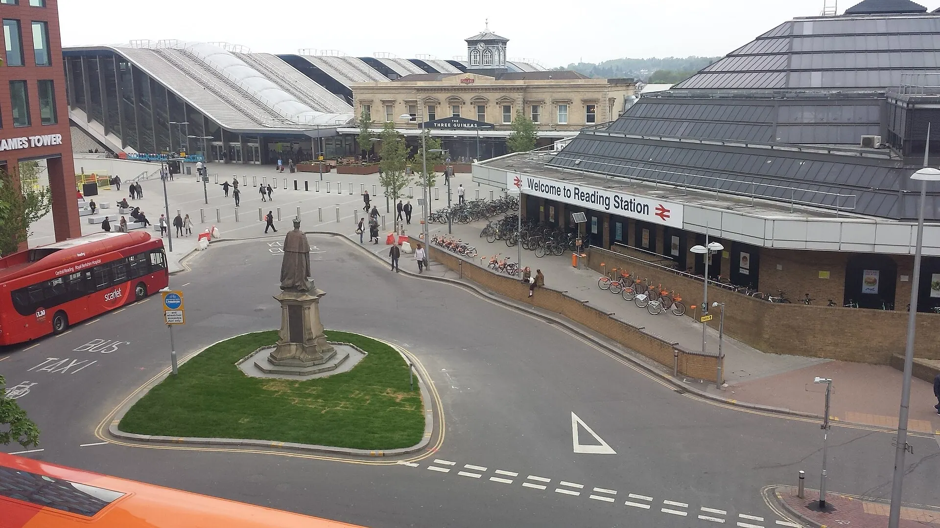Station Square outside Reading railway station
