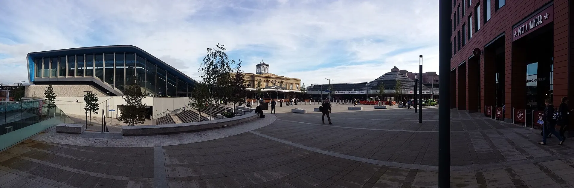 Reading station's south forecourt and entrance in September 2017