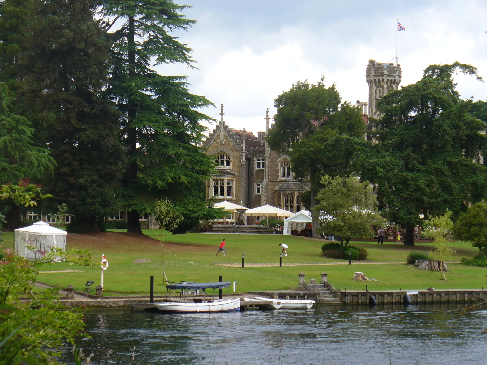Oakley Court across the Thames in 2011